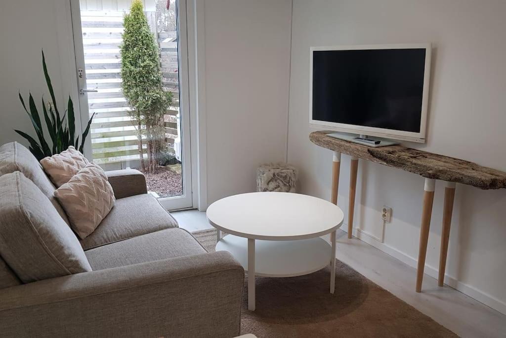 Lgh Lillemor, Naera Havet, Staden Och Naturen Strömstad Esterno foto